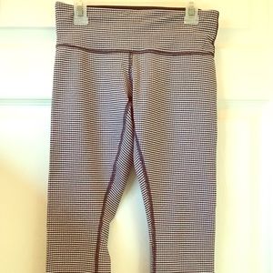 Lululemon Mid-rise picnic pattern crops!